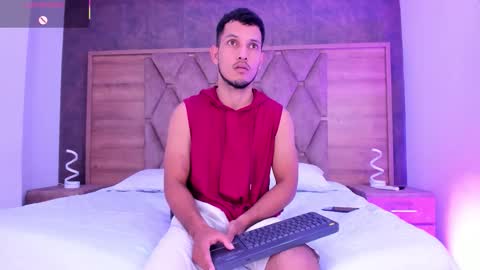 Snapshot of eimyandmaxi chatting on 01-07-26, 08:55 YG COUPLE online show from 01-07-26, 08:55