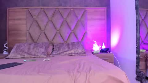 Snapshot of eimyandmaxi chatting on 01-14-26, 08:03 YG COUPLE online show from 01-14-26, 08:03