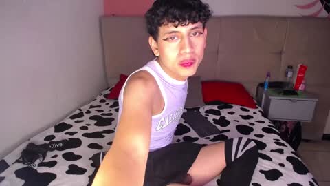 Snapshot of eimyflorian chatting on 01-13-25, 02:32 Eimyflorian online show from 01-13-25, 02:32