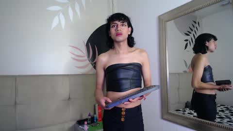 Snapshot of eimyflorian chatting on 01-17-25, 11:59 Eimyflorian online show from 01-17-25, 11:59