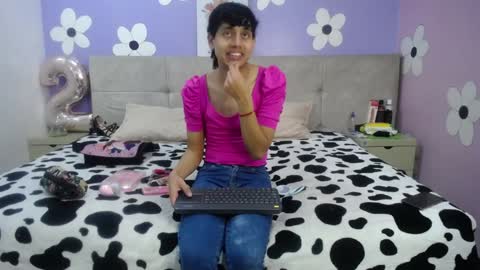 Snapshot of eimyflorian chatting on 01-30-25, 11:33 Eimyflorian online show from 01-30-25, 11:33