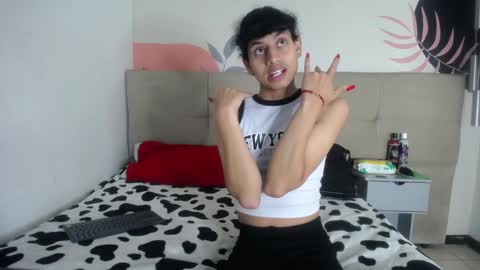 Snapshot of eimyflorian chatting on 02-05-25, 11:34 Eimyflorian online show from 02-05-25, 11:34
