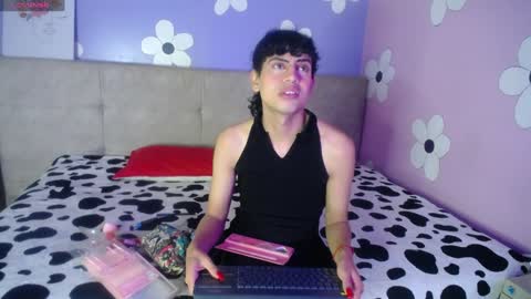 Snapshot of eimyflorian chatting on 02-08-25, 11:33 Eimyflorian online show from 02-08-25, 11:33