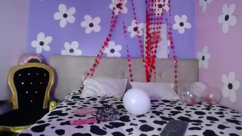 Snapshot of eimyflorian chatting on 02-21-25, 11:22 Eimyflorian online show from 02-21-25, 11:22