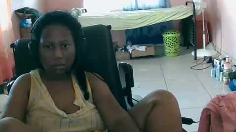 Eirondra Valeen online show from 10-28-25, 11:25