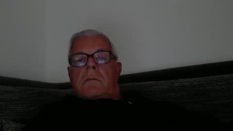 eisbaer1957 online show from 10-12-25, 04:06