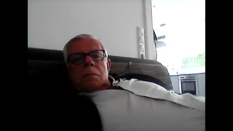 Snapshot of eisbaer1957 chatting on 06-06-26, 01:27 eisbaer1957 online show from 06-06-26, 01:27