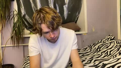 Eitan online show from 10-22-25, 04:07