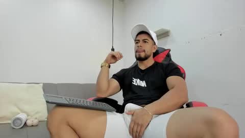 Eithan Connor online show from 10-27-25, 04:22