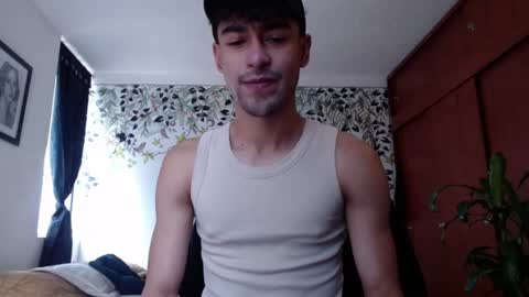 Snapshot of ekhtyr11 chatting on 12-21-24, 04:57 xoxo online show from 12-21-24, 04:57