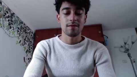 Snapshot of ekhtyr11 chatting on 12-26-24, 08:11 xoxo online show from 12-26-24, 08:11