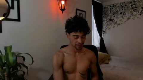 Snapshot of ekhtyr11 chatting on 01-08-25, 09:23 xoxo online show from 01-08-25, 09:23