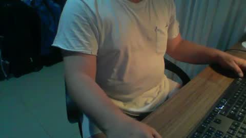 Snapshot of ekudemic chatting on 02-06-25, 03:37 Juan Pablo M online show from 02-06-25, 03:37