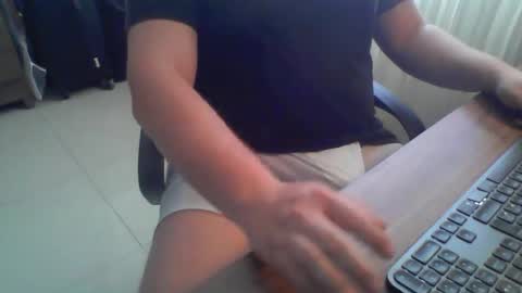 Snapshot of ekudemic chatting on 02-17-25, 08:47 Juan Pablo M online show from 02-17-25, 08:47