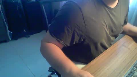 Snapshot of ekudemic chatting on 02-25-25, 09:24 Juan Pablo M online show from 02-25-25, 09:24