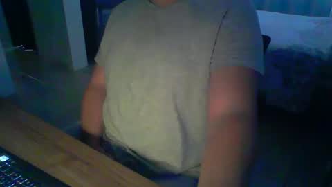 Snapshot of ekudemic chatting on 10-20-25, 05:57 Juan Pablo M online show from 10-20-25, 05:57