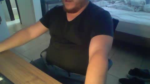 Snapshot of ekudemic chatting on 10-25-25, 05:08 Juan Pablo M online show from 10-25-25, 05:08