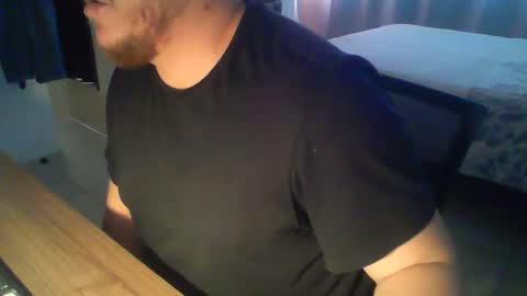 Snapshot of ekudemic chatting on 11-17-25, 06:24 Juan Pablo M online show from 11-17-25, 06:24