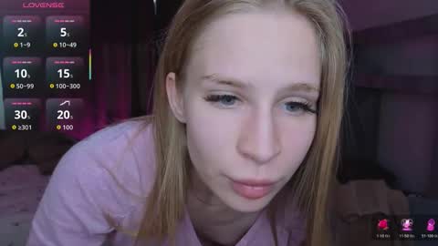 Snapshot of el1s_evans chatting on 03-31-26, 11:10 please read my bio there is information about private shows and about my personality online show from 03-31-26, 11:10