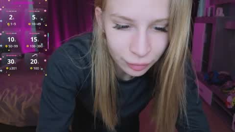 Snapshot of el1s_evans chatting on 04-10-26, 11:04 please read my bio there is information about private shows and about my personality online show from 04-10-26, 11:04