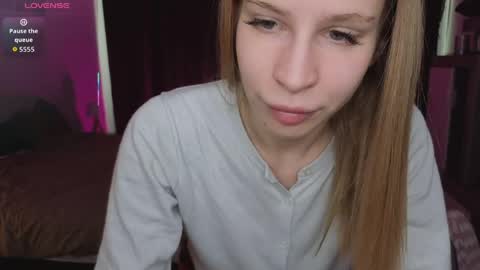 Snapshot of el1s_evans chatting on 04-13-26, 11:05 please read my bio there is information about private shows and about my personality online show from 04-13-26, 11:05