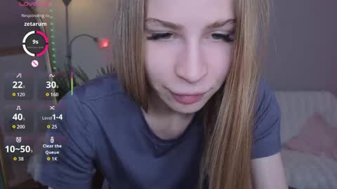 Snapshot of el1s_evans chatting on 04-26-26, 10:02 please read my bio there is information about private shows and about my personality online show from 04-26-26, 10:02