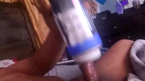 Snapshot of el_santo18 chatting on 11-13-25, 10:36 Santos online show from 11-13-25, 10:36