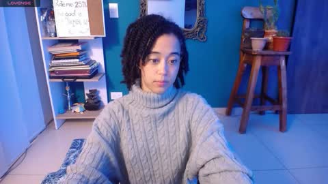 Snapshot of ela_0 chatting on 10-27-25, 05:00 Ela Help me reach 100 thumbs up online show from 10-27-25, 05:00