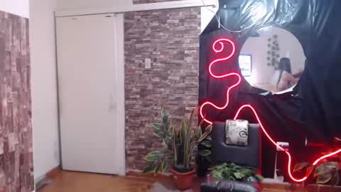 Snapshot of ela_foxyy chatting on 01-24-25, 01:03 ELA online show from 01-24-25, 01:03