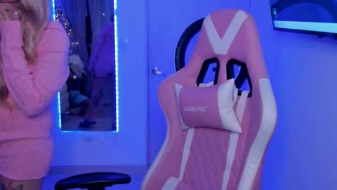 Ela online show from 11-09-25, 06:55