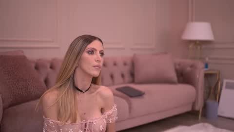 Snapshot of elablake chatting on 11-13-25, 05:28 Ella online show from 11-13-25, 05:28