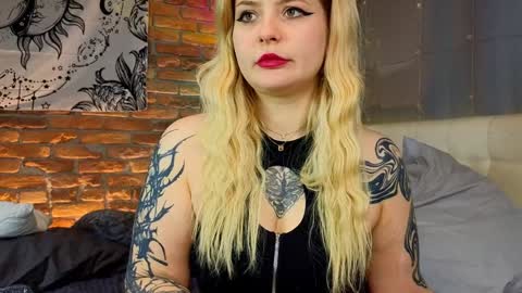 Snapshot of elainaquartzz chatting on 12-27-24, 11:06 Lina online show from 12-27-24, 11:06