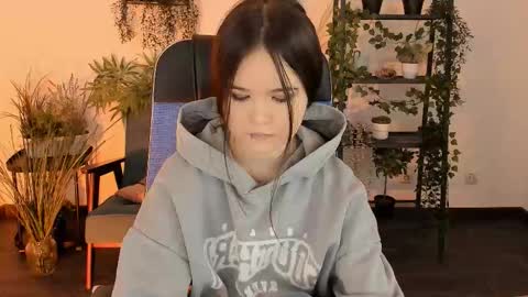 Your sweet girl online show from 12-14-25, 10:36