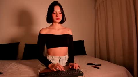 Elamour online show from 12-16-24, 11:28