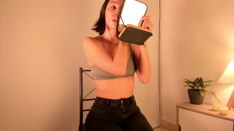 Elamour online show from 01-16-25, 12:23