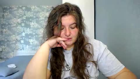 Elanis online show from 05-19-26, 12:00
