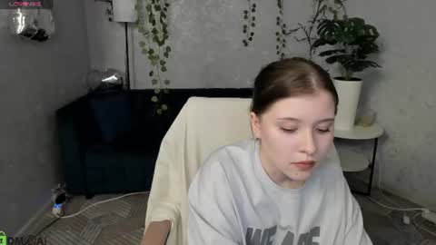 Snapshot of elara_irving chatting on 06-22-26, 12:46 Elly online show from 06-22-26, 12:46