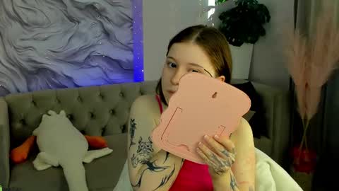 Snapshot of elara_irving chatting on 06-23-26, 03:04 Elly online show from 06-23-26, 03:04