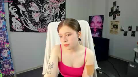 Snapshot of elara_irving chatting on 07-05-26, 03:02 Elly online show from 07-05-26, 03:02