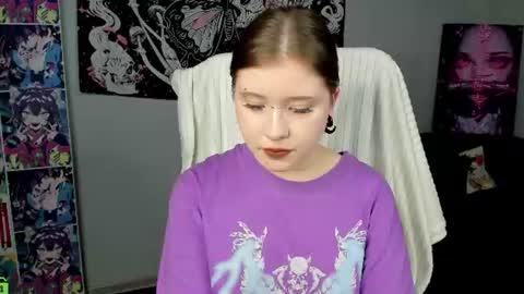 Snapshot of elara_irving chatting on 07-12-26, 03:08 Elly online show from 07-12-26, 03:08