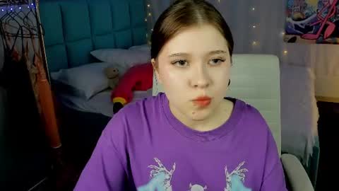 Snapshot of elara_irving chatting on 07-15-26, 03:01 Elly online show from 07-15-26, 03:01