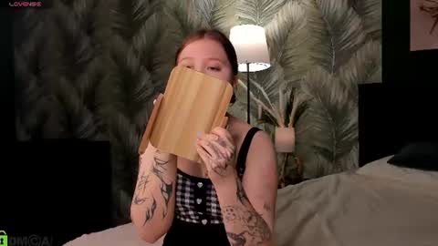 Snapshot of elara_irving chatting on 07-17-26, 03:02 Elly online show from 07-17-26, 03:02