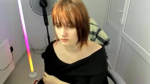 Snapshot of elara_muse chatting on 05-27-26, 07:27 Evie online show from 05-27-26, 07:27