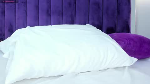 Ela online show from 10-24-25, 05:37