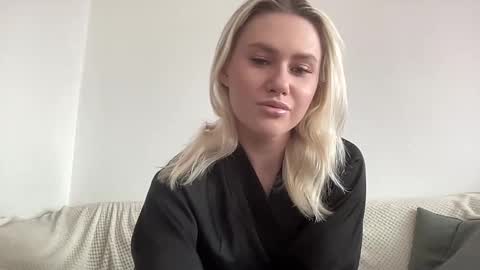 elaraluxxxe online show from 10-08-25, 10:24