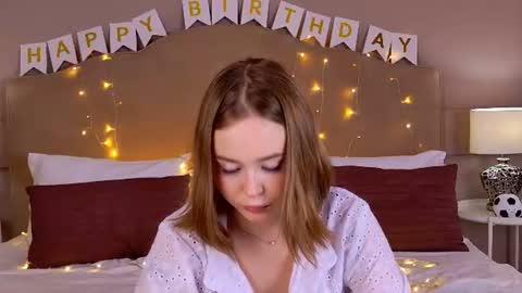 elaravance online show from 06-26-26, 05:12