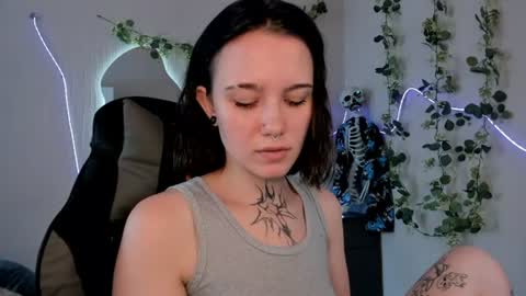 elastikiss online show from 06-18-26, 08:03