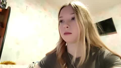 Snapshot of elaynecinco chatting on 02-27-26, 10:48 MIa online show from 02-27-26, 10:48