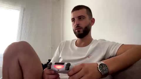 elchapoguzman95 online show from 11-01-25, 10:50