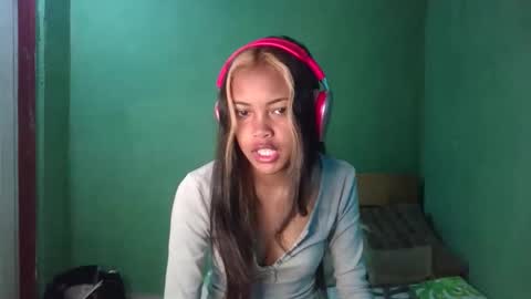 Snapshot of eldie69 chatting on 04-12-26, 04:06 eldie69 online show from 04-12-26, 04:06